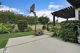 19003 Vickie Ave, Cerritos, CA 90703 - Photo 43
