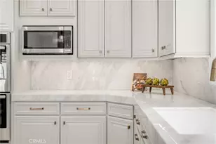 2747 E Ocean Blvd, Long Beach, CA 90803 - Photo 23