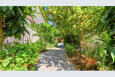 7300 Lennox, Van Nuys, CA 91405 - Photo 5