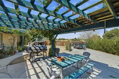 14016 Montecito, Victorville, CA 92395 - Photo 41