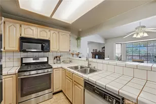 14016 Montecito, Victorville, CA 92395 - Photo 13