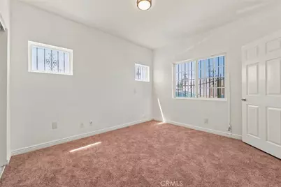 10601 S Main, Los Angeles, CA 90003 - Photo 9