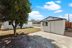 637 E 121st Pl, Los Angeles, CA 90059 - Photo 29