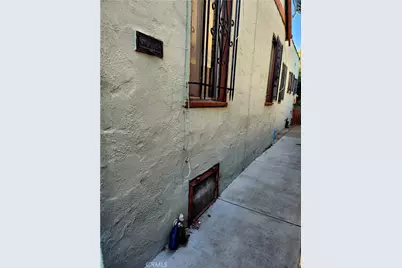 6812 S Van Ness, Los Angeles, CA 90047 - Photo 7
