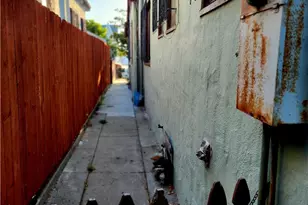 6812 S Van Ness, Los Angeles, CA 90047 - Photo 47
