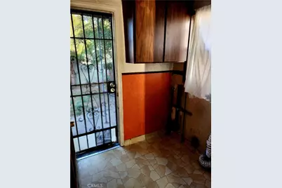 6812 S Van Ness, Los Angeles, CA 90047 - Photo 35