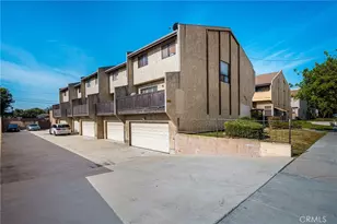 320 W 220th Unit 4, Carson, CA 90745 - Photo 3