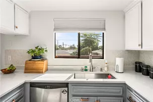320 W 220th Unit 4, Carson, CA 90745 - Photo 17