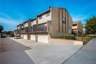 320 W 220th Unit 4, Carson, CA 90745 - Photo 3