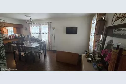 18501 Elaine, Artesia, CA 90701 - Photo 5
