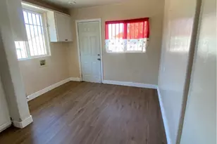 11842 Success, Los Angeles, CA 90059 - Photo 13