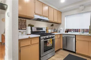 571 W Cypress Cir, Compton, CA 90220 - Photo 17