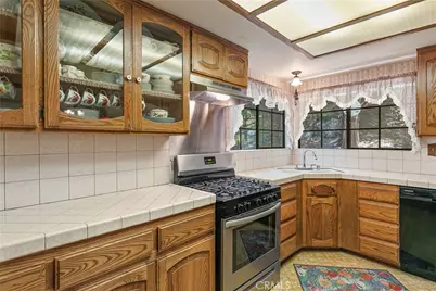 329 Grass Valley Road, Lake Arrowhead, CA 92352 - Photo 11