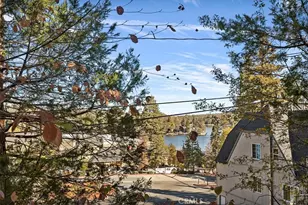 226 Holiday Dr, Lake Arrowhead, CA 92352 - Photo 35