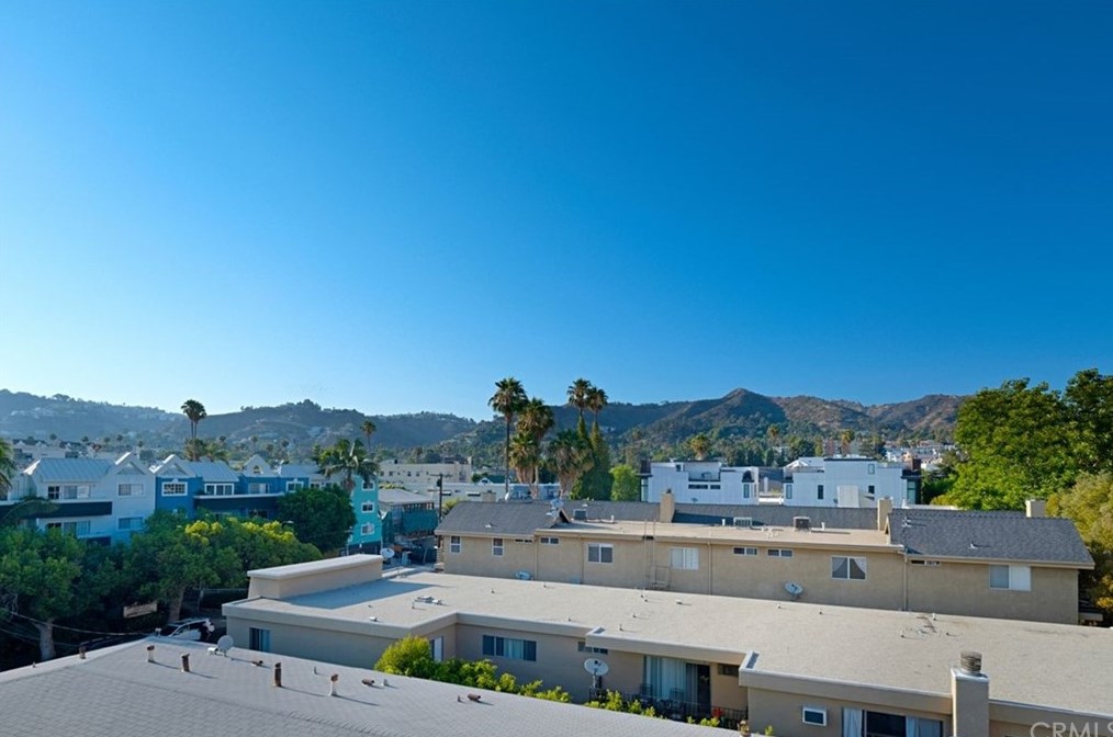 1400 Vista St, Los Angeles CA  90046-4390 exterior