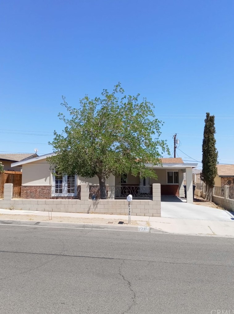 1725 Forane St, Barstow CA  92311-5611 exterior