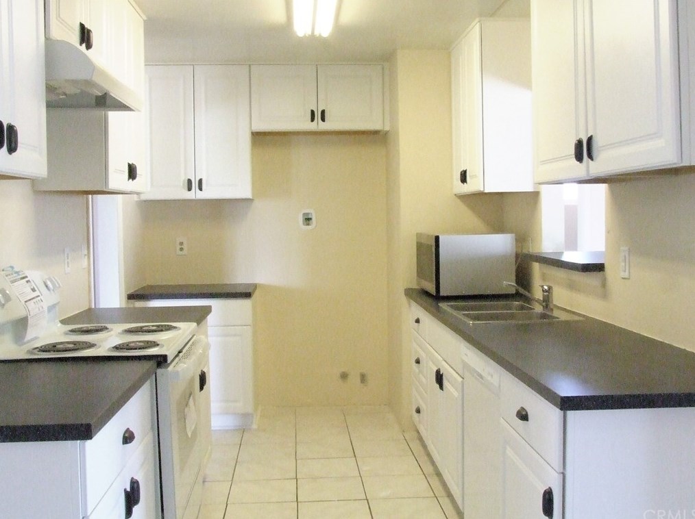 1725 Forane St, Barstow CA  92311-5611 exterior