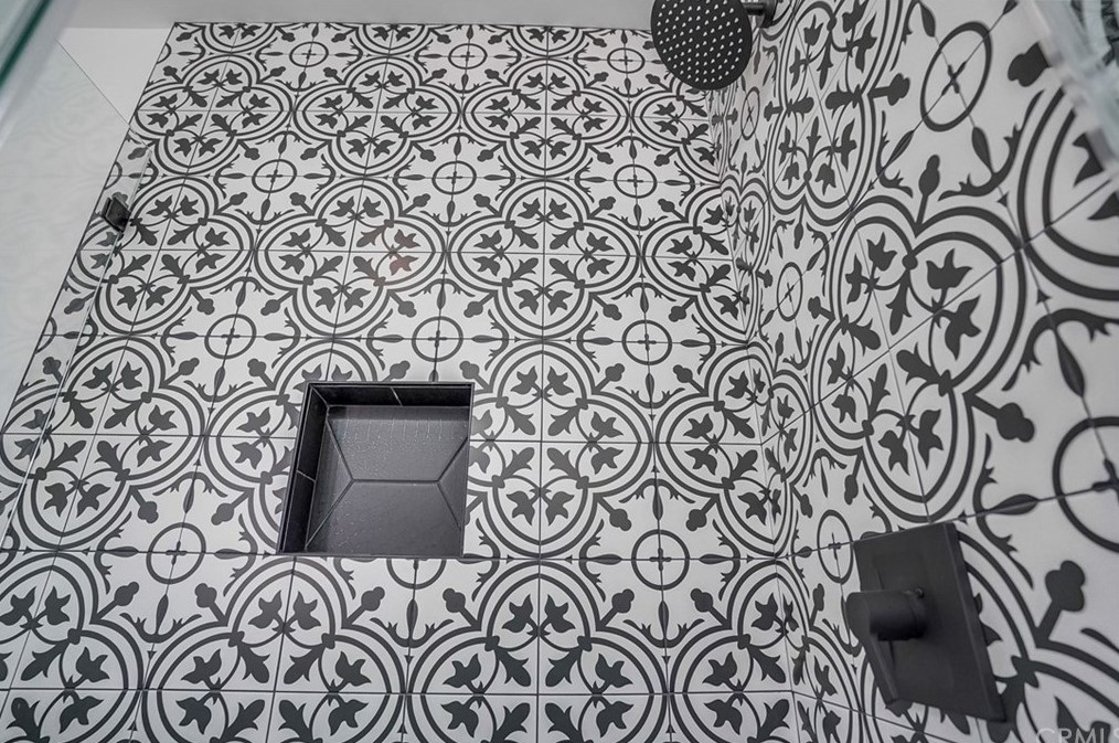 1441 52nd St, Los Angeles CA  90011-4903 exterior