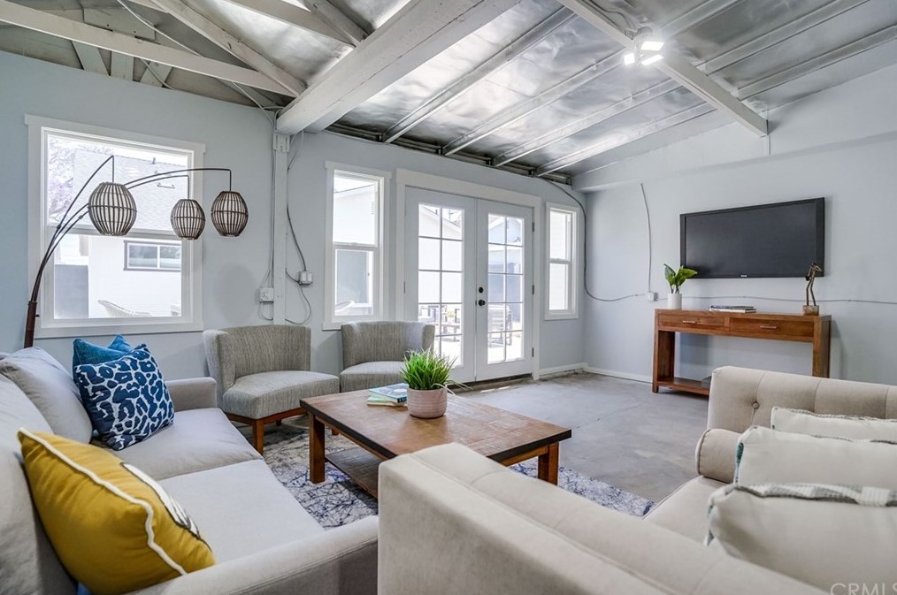 1441 52nd St, Los Angeles CA  90011-4903 exterior