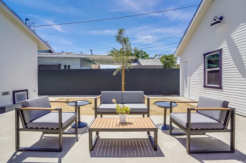 1441 52nd St, Los Angeles CA  90011-4903 exterior