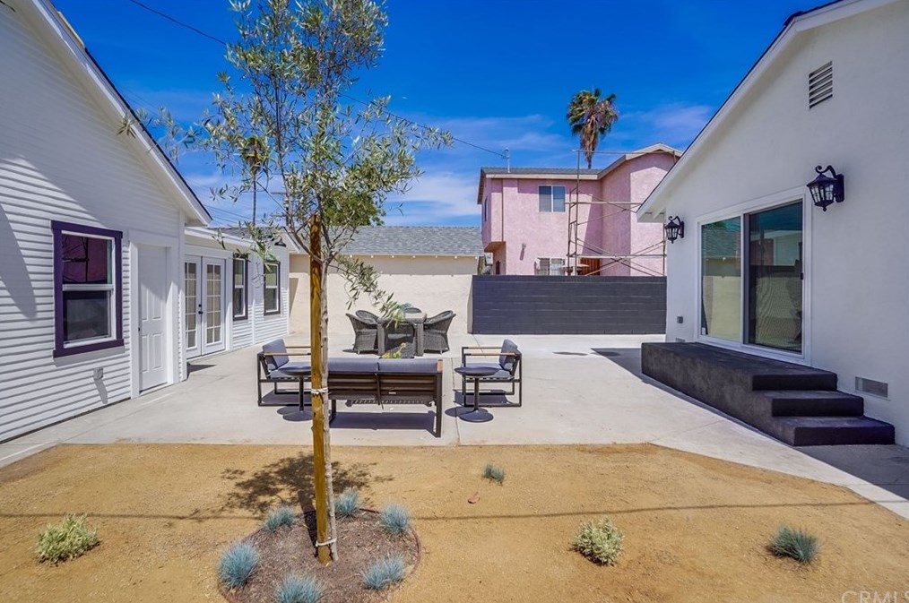 1441 52nd St, Los Angeles CA  90011-4903 exterior