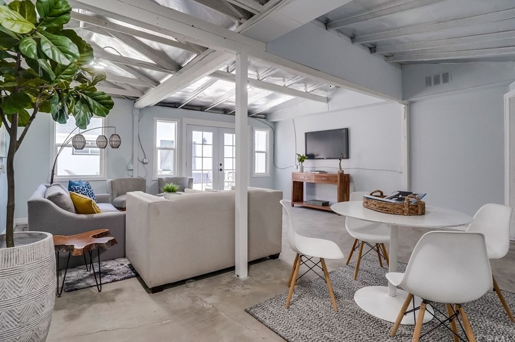 1441 52nd St, Los Angeles CA  90011-4903 exterior