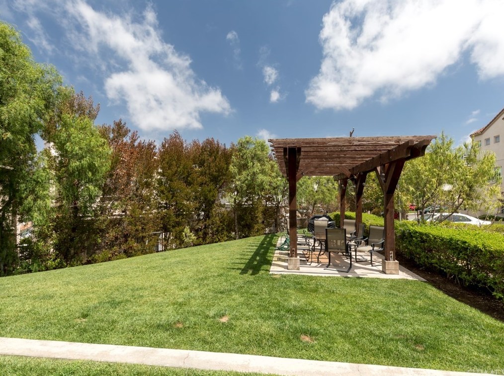 311 Kansas St, El Segundo CA 90245-4481 exterior