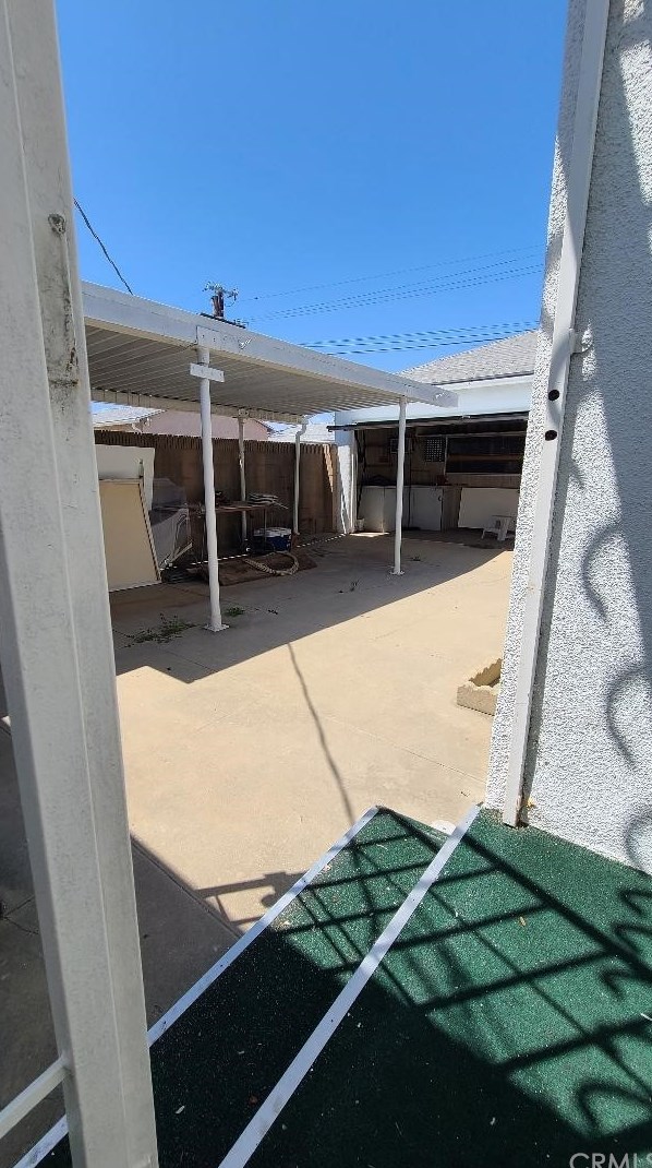 725 110 St, Los Angeles CA  90044-4322 exterior