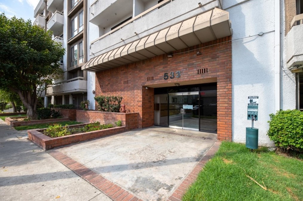 533 St Andrews Pl, Los Angeles CA  90004-2511 exterior