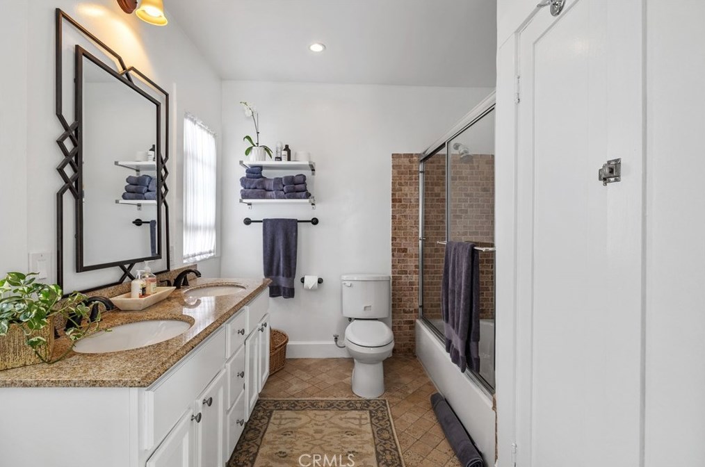 2754 Kenwood Ave, Los Angeles CA  90007-2106 exterior