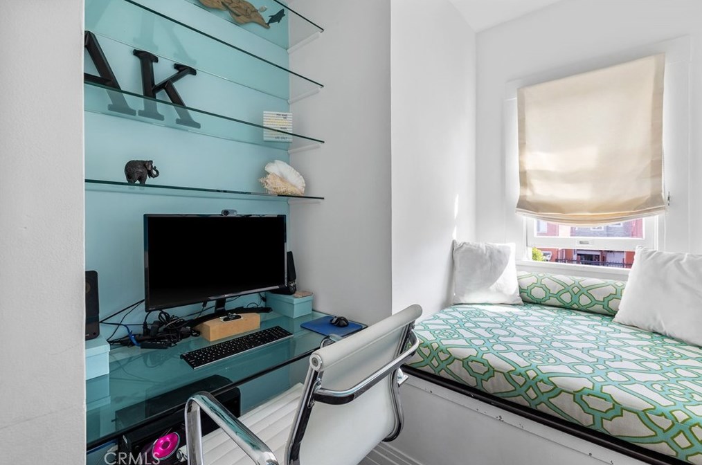 2754 Kenwood Ave, Los Angeles CA  90007-2106 exterior