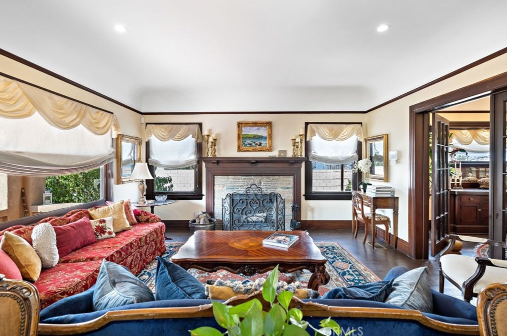 2754 Kenwood Ave, Los Angeles CA  90007-2106 exterior