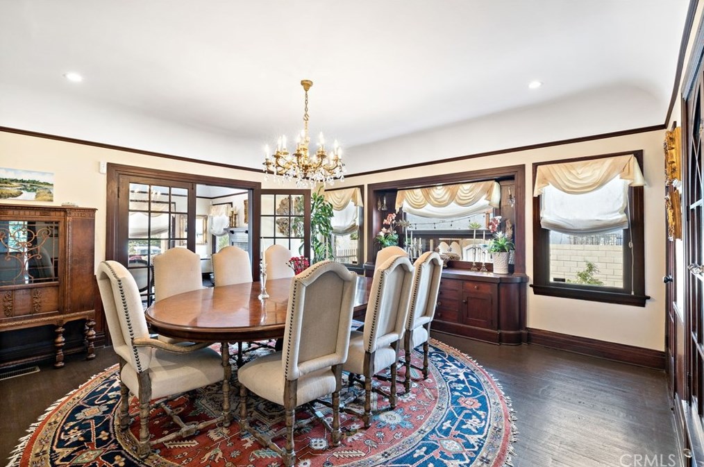 2754 Kenwood Ave, Los Angeles CA  90007-2106 exterior