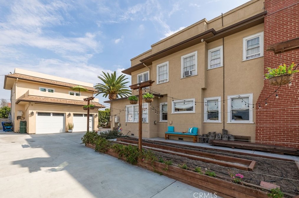 2754 Kenwood Ave, Los Angeles CA  90007-2106 exterior