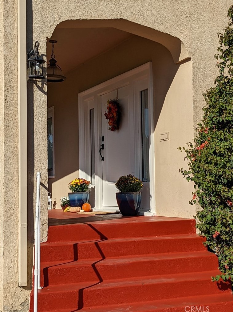 2754 Kenwood Ave, Los Angeles CA  90007-2106 exterior