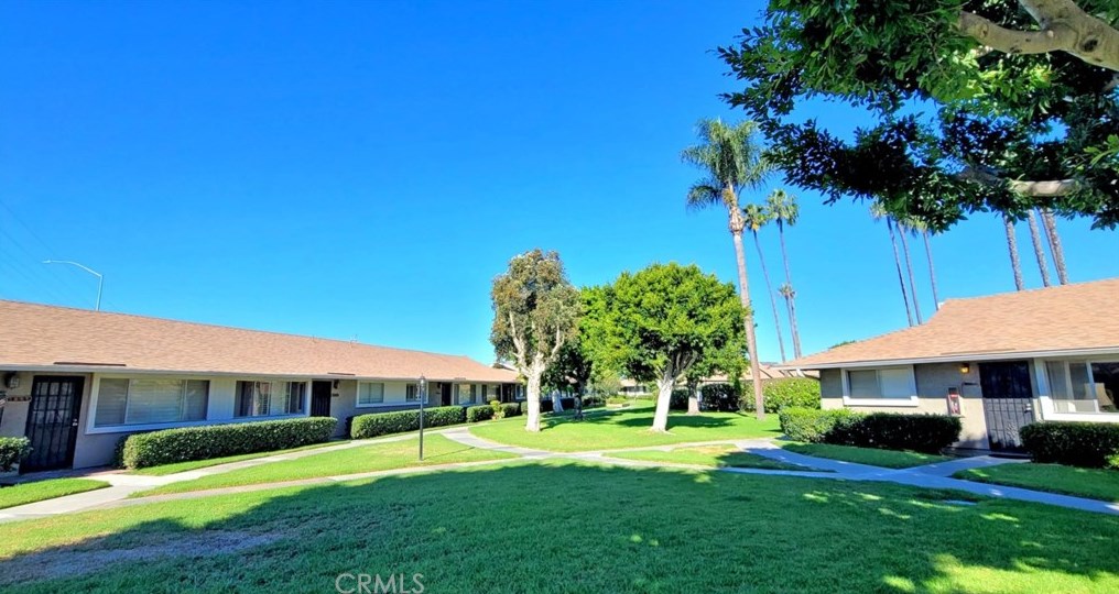 8059 Worthy Dr, Westminster CA  92683-7151 exterior