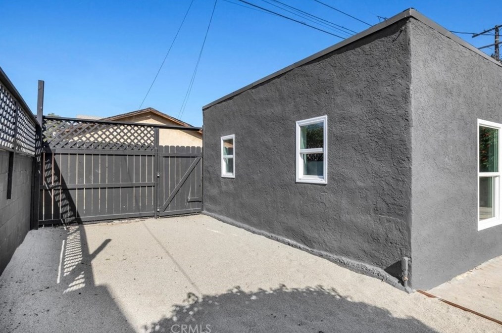 1583 48th St, Los Angeles CA  90011-4303 exterior