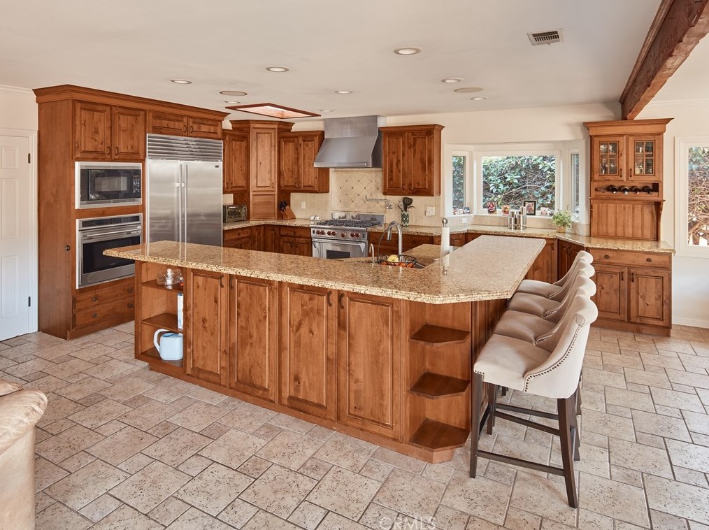 815 California St, El Segundo CA  90245-3250 exterior