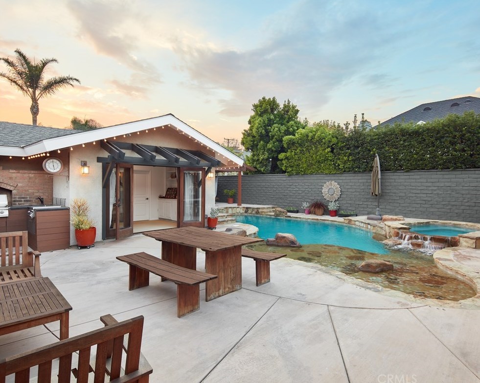 815 California St, El Segundo CA  90245-3250 exterior