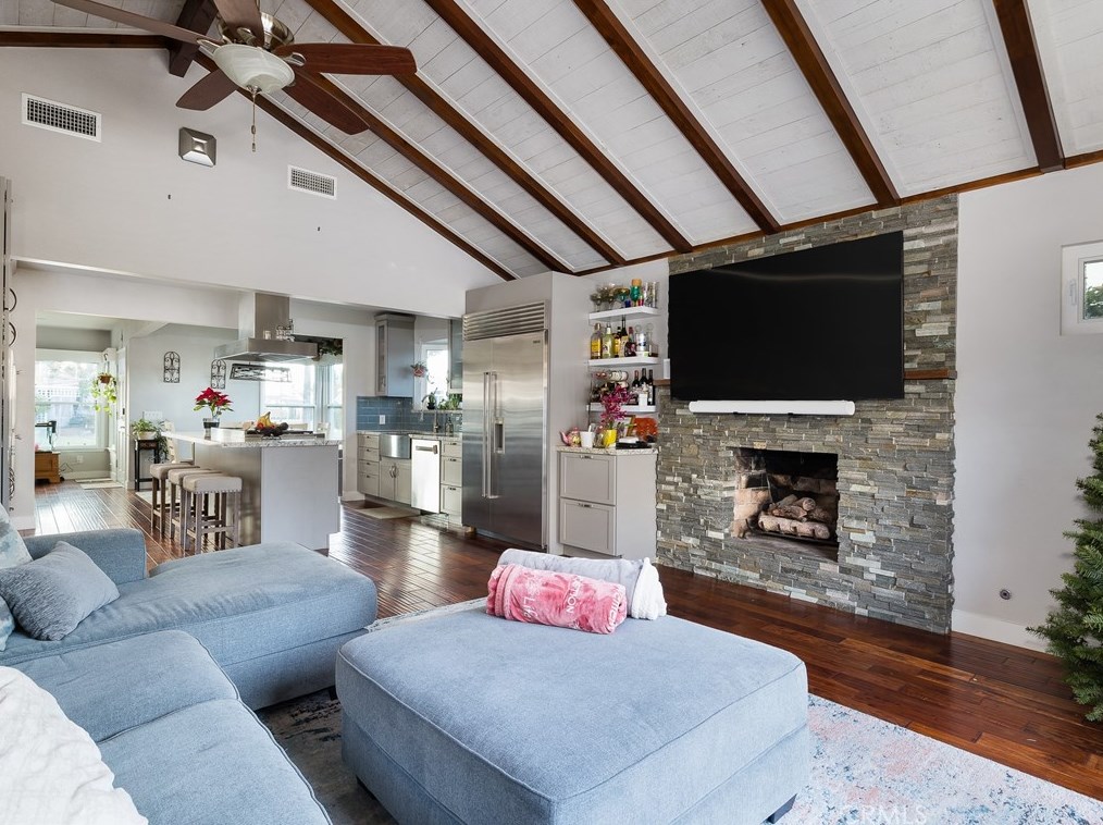 1201 Acacia Ave, El Segundo CA 90245-2017 exterior