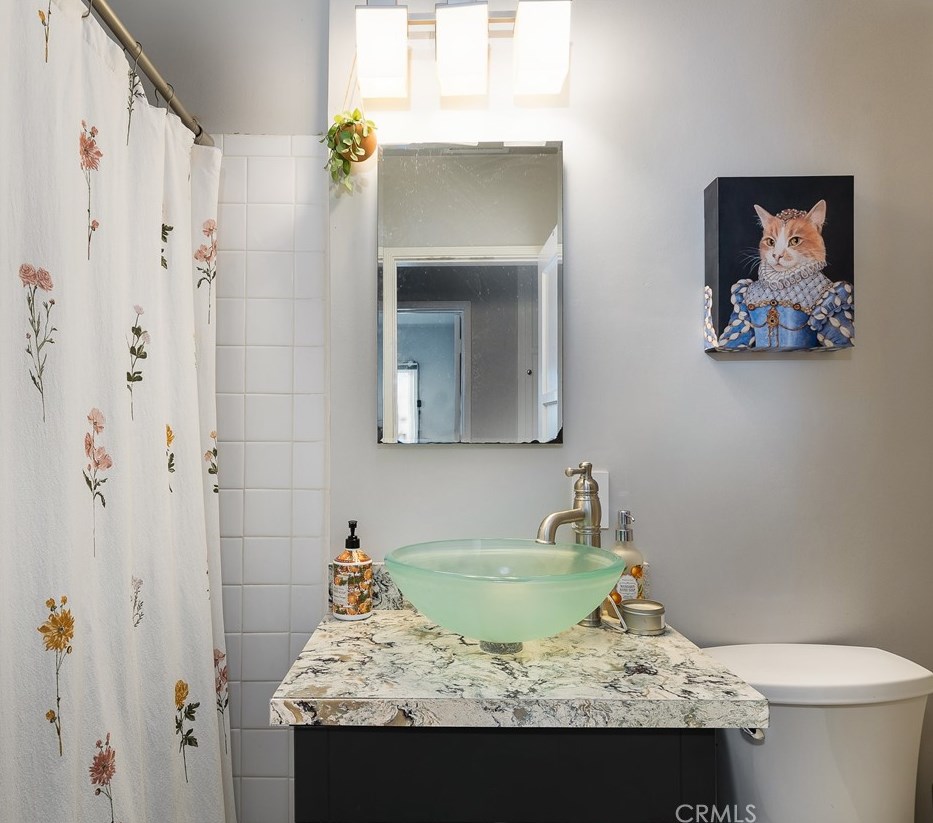 1201 Acacia Ave, El Segundo CA 90245-2017 exterior