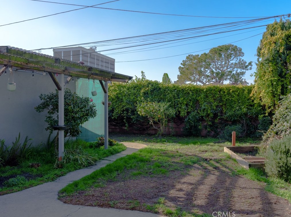 8461 Truxton Ave, Los Angeles CA  90045-3920 exterior