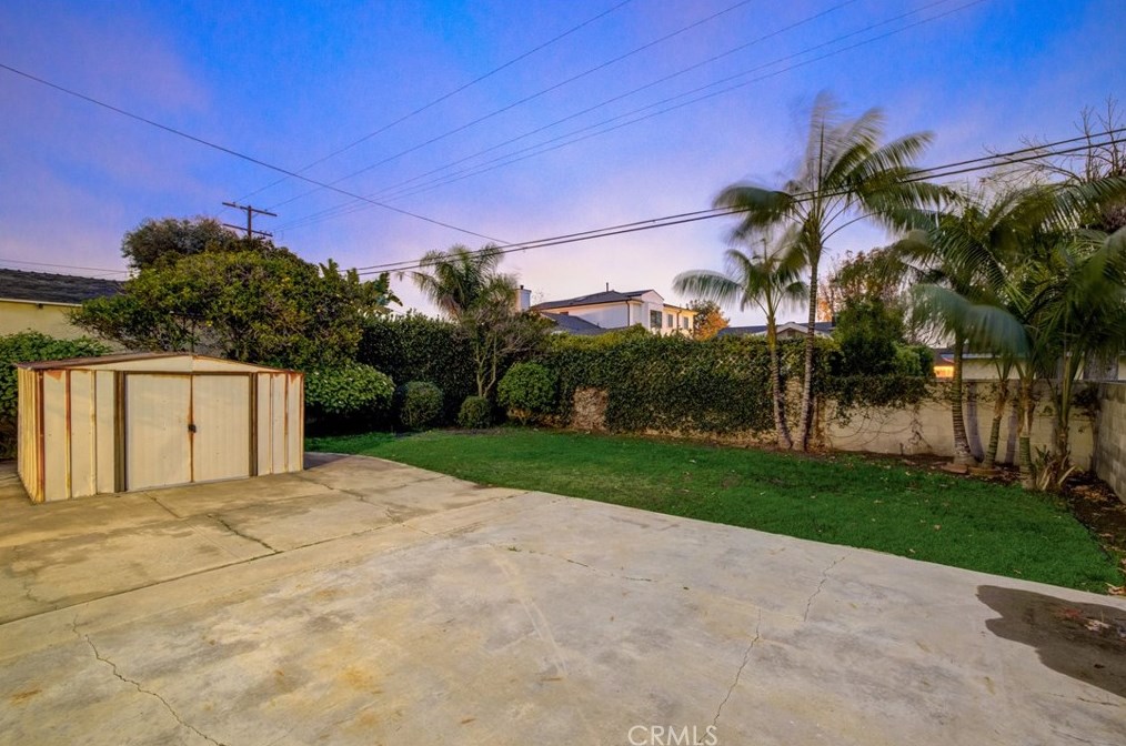 6660 81 St, Los Angeles CA 90045-2827 exterior