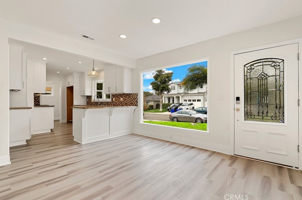 6660 81 St, Los Angeles CA 90045-2827 exterior