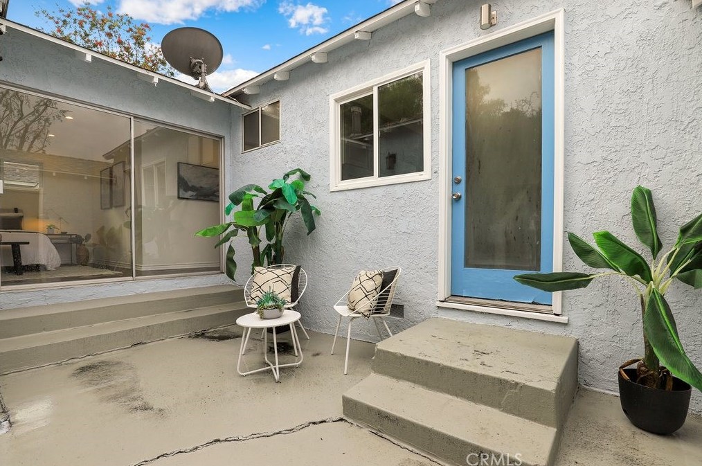 7736 Midfield Ave, Los Angeles CA  90045-3236 exterior