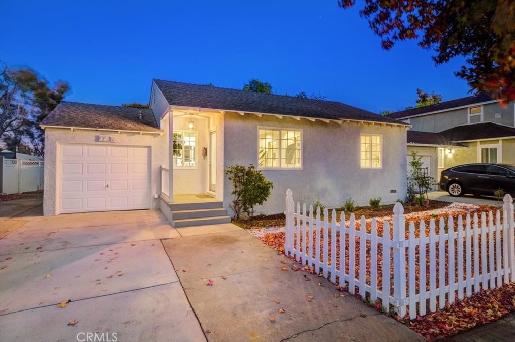 7736 Midfield Ave, Los Angeles CA  90045-3236 exterior