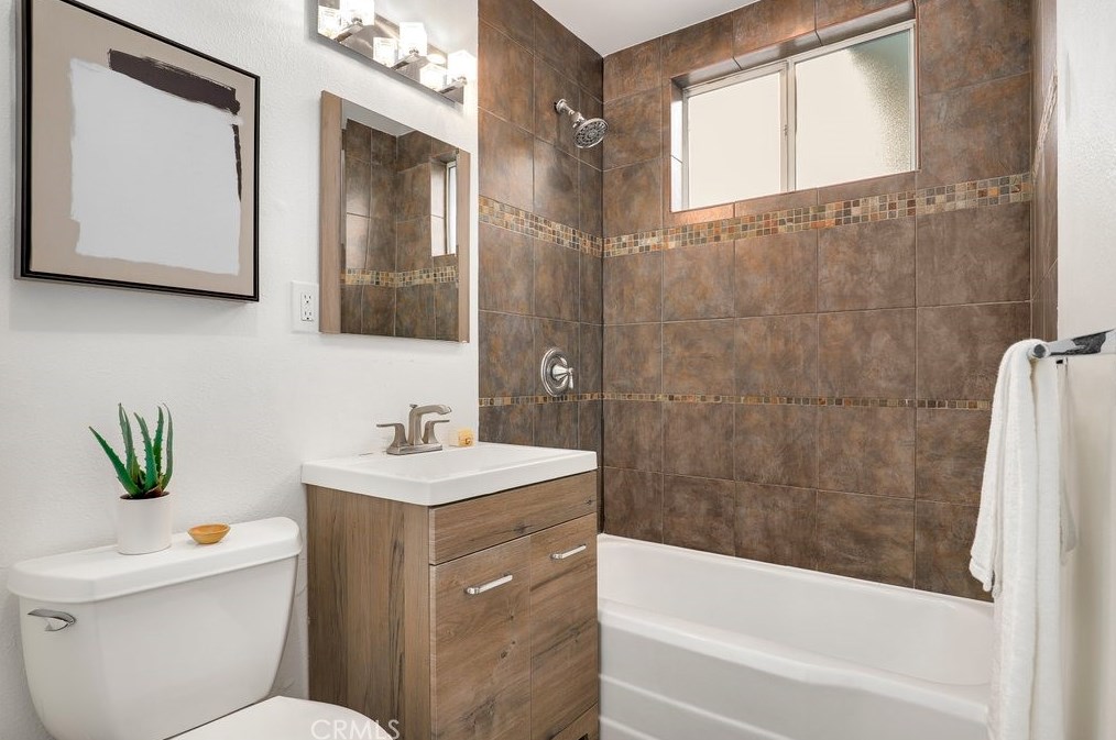 7736 Midfield Ave, Los Angeles CA  90045-3236 exterior