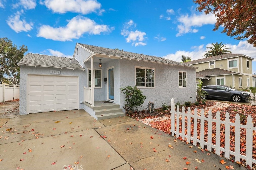 7736 Midfield Ave, Los Angeles CA  90045-3236 exterior