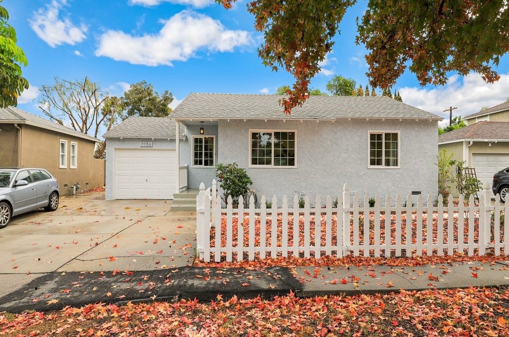 7736 Midfield Ave, Los Angeles CA  90045-3236 exterior