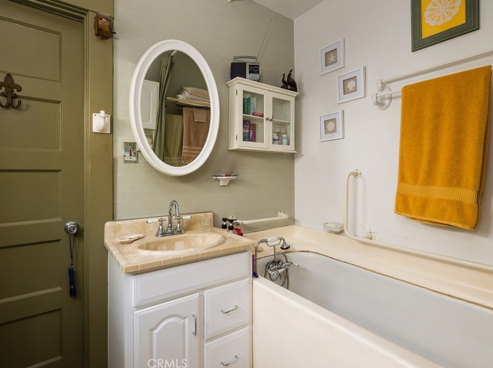 947 Virginia St, El Segundo CA  90245-2153 exterior